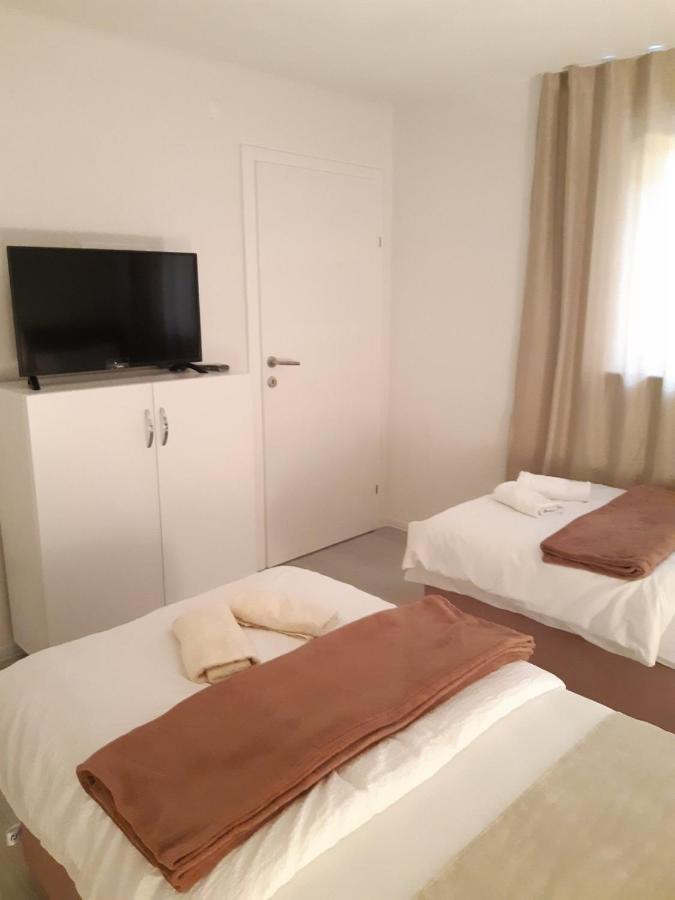 Appartamento Apartman-Stan Na Dan -Stolac Esterno foto